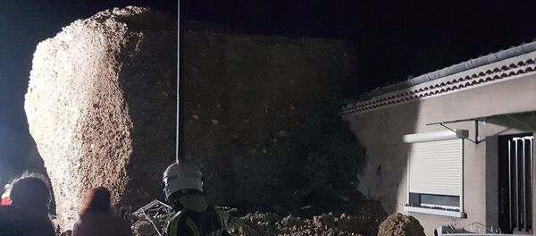 Eboulement impressionnant aux Mées - Sputnik Afrique