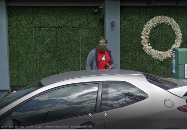Google Street capte un individu «à la peau verte» en Angleterre qui provoque le buzz - photo Google Street capte un individu «à la peau verte» en Angleterre qui provoque le buzz - photo - Sputnik Afrique