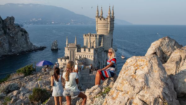 Le château du Nid d'hirondelle à Ialta, en Crimée - Sputnik Afrique