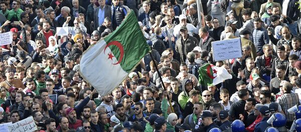Une manifestation anti-élection à Alger, 11 décembre 2019 - Sputnik Afrique