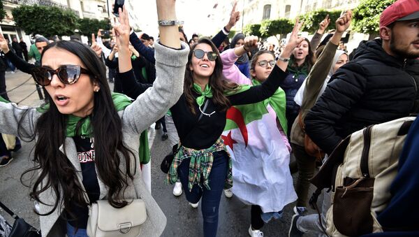 Une action de protestation à Alger à la veille de la présidentielle - Sputnik Afrique