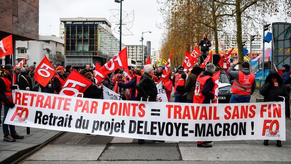 Des manifestants à Rennes, le 10 décembre 2019 - Sputnik Afrique