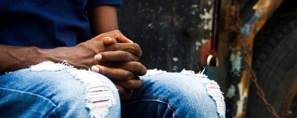 Un homme - Sputnik Afrique