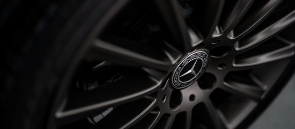 Un roue de Mercedes Un roue de Mercedes - Sputnik Afrique