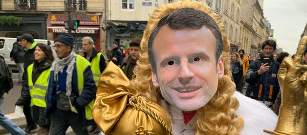 Les Gilets Jaunes rendent un royal hommage à Macron, 21 décembre 2019 Les Gilets Jaunes rendent un royal hommage à Macron, 21 décembre 2019 - Sputnik Afrique