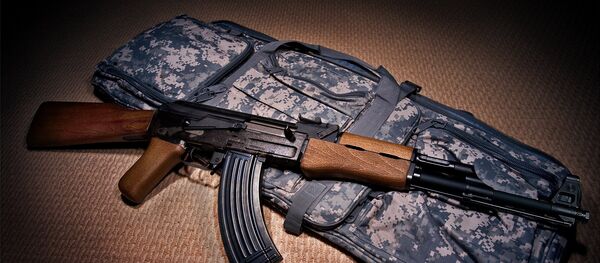 Un fusil AK-47 - Sputnik Afrique