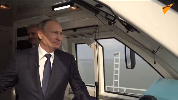 Pont de Crimée: Poutine participe à l'inauguration de la partie ferroviaire - Sputnik Afrique