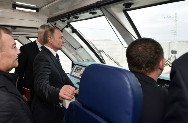 Vladimir Poutine a inauguré la partie ferroviaire du pont de Crimée
 - Sputnik Afrique
