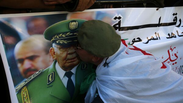 Les funérailles du général Ahmed Gaïd Salah à Alger - Sputnik Afrique
