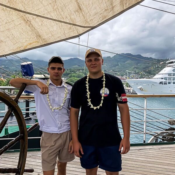 Les «Voiles de la paix»: la frégate russe Pallada accueillie à Tahiti - Sputnik Afrique