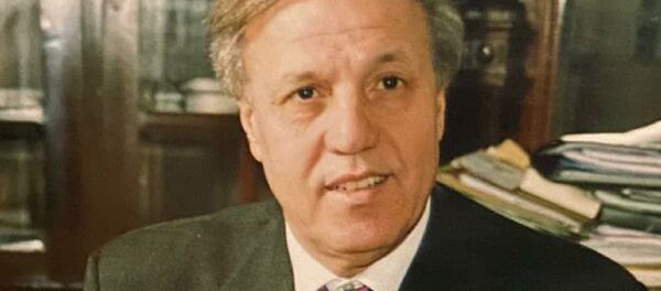 Mohamed Laïchoubi, ex-ministre algérien du Travail et de la Protection sociale et ex-ministre de la Jeunesse et des Sports, ex-ambassadeur et académicien et chercheur en études politiques, économiques et stratégiques - Sputnik Afrique