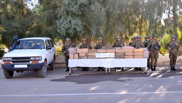 1,250 tonne de résine de cannabis saisie par l'armée algérienne à Béchar - Sputnik Afrique