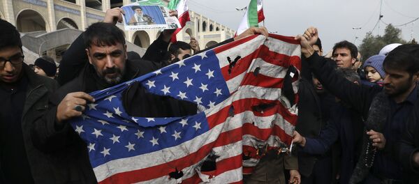 Une manifestation en Irak après la frappe US qui a tué le général iranien Qassem Soleimani à Bagdad - Sputnik Afrique