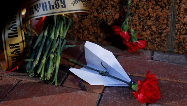 Fleurs à la mémoire des victimes du crash en Iran - Sputnik Afrique