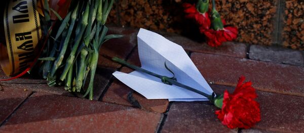 Fleurs à la mémoire des victimes du crash en Iran - Sputnik Afrique