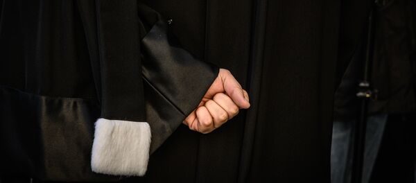 Un avocat manifeste contre la réforme des retraites à Lyon, le 6 janvier 2020 - Sputnik Afrique