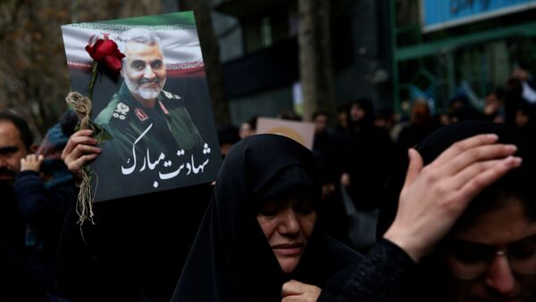 Mujeres iraníes lloran la muerte del general iraní, Qasem Soleimani (archivo) - Sputnik Afrique