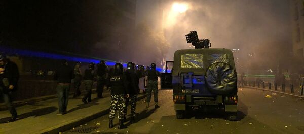 La police lors d'affrontements au centre de Beyrouth, le 18 janvier 2020 - Sputnik Afrique