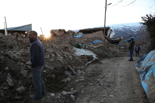 Un village complètement détruit par un séisme en Turquie - images - Sputnik Afrique