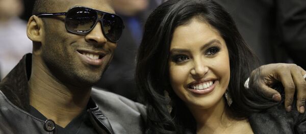 Kobe Bryant et son épouse, Vanessa (archive photo) - Sputnik Afrique