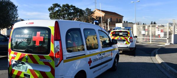 Des véhicules de la Croix-Rouge française à l’entrée de la base aérienne Istres-Le Tubé, au nord-ouest de Marseille, le 31 janvier 2020 - Sputnik Afrique