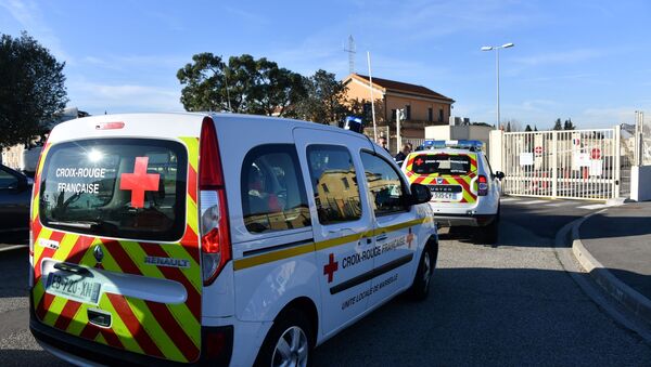 Des véhicules de la Croix-Rouge française à l’entrée de la base aérienne Istres-Le Tubé, au nord-ouest de Marseille, le 31 janvier 2020 - Sputnik Afrique