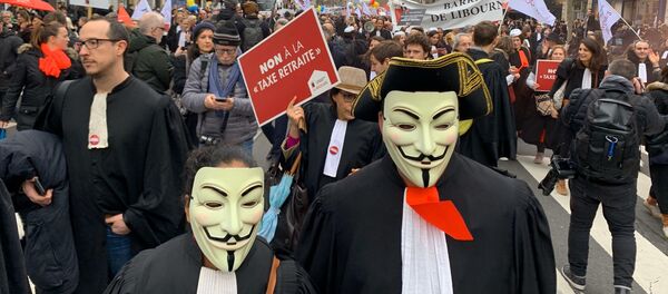 Manifestation des avocats contre la réforme des retraites, 3 février 2020 Manifestation des avocats contre la réforme des retraites, 3 février 2020 - Sputnik Afrique