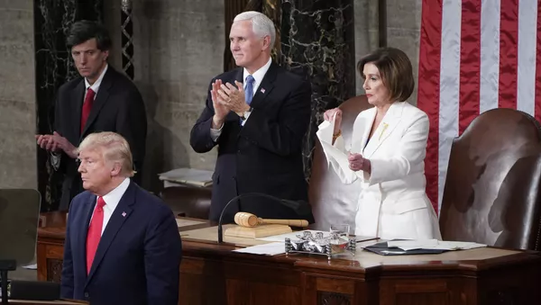 La chef démocrate Nancy Pelosi déchire le discours de Donald Trump - Sputnik Afrique