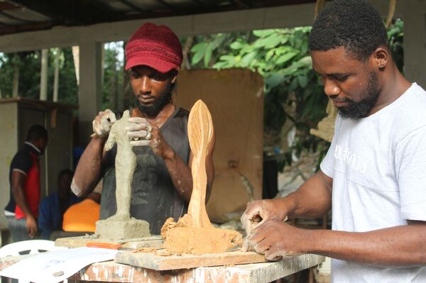 À l’École des beaux-arts d’Abidjan, derrière la féérie le malaise À l’École des beaux-arts d’Abidjan, derrière la féérie le malaise - Sputnik Afrique
