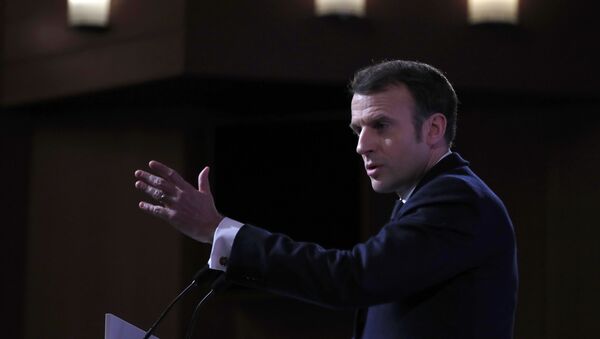 Emmanuel Macron delivers a speech at the Ecole Militaire - Sputnik Afrique