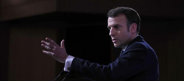 Emmanuel Macron delivers a speech at the Ecole Militaire - Sputnik Afrique