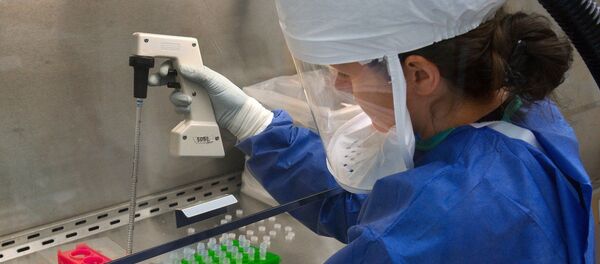 Un médecin en masque - Sputnik Afrique