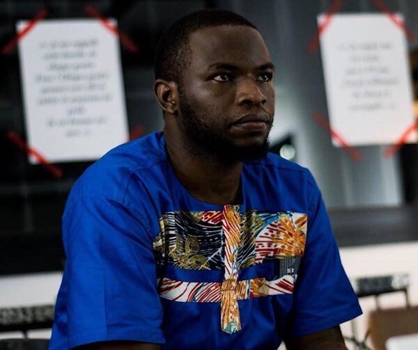 Contre le viol, un jeune écrivain camerounais publie «Coupez-leur le ziz!» - Sputnik Afrique