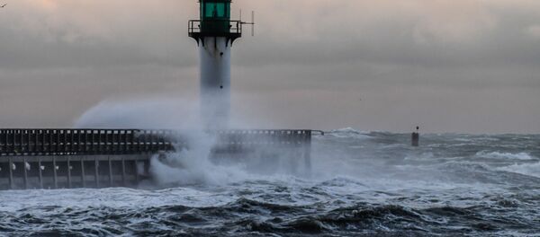 Phare du port de Calais, le 10 décembre 2017. - Sputnik Afrique