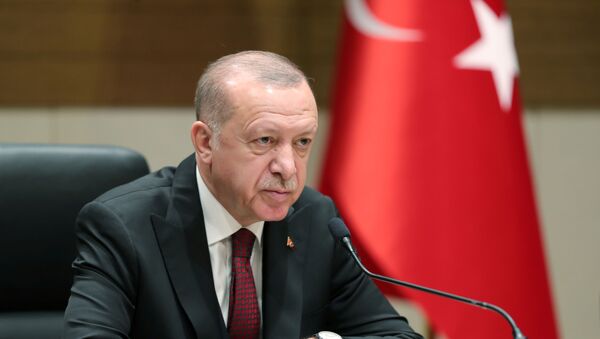 Turkish President Tayyip Erdogan speaks during a news conference in Istanbul, Turkey, February 3, 2020 - Sputnik Afrique