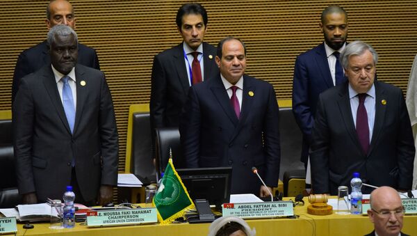 Le Président égyptien Abdel Fattah el-Sisi, au centre, lors du 33e sommet de l’Union africaine à Addis-Abeba, le 9 février 2020. - Sputnik Afrique