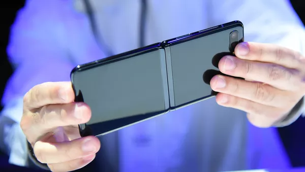 Презентация смартфона Samsung Galaxy Z Flip - Sputnik Afrique