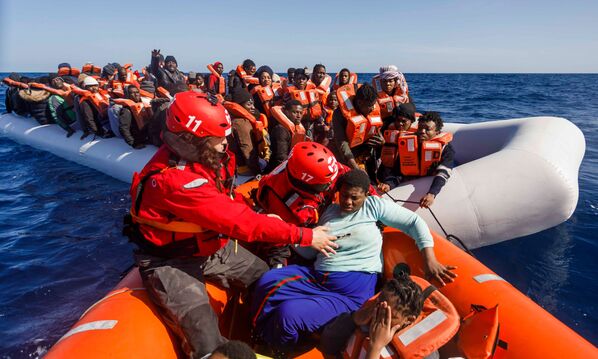 Sauvetage des migrants dans la Méditerranée, au large de la Libye. - Sputnik Afrique