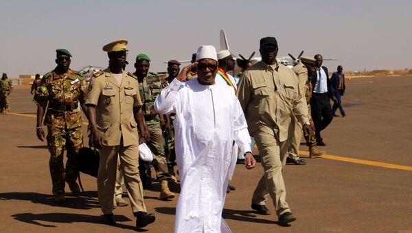 Le Président du Mali Ibrahim Boubacar Keita à l’aéroport de Gao, le 7 novembre 2019. - Sputnik Afrique