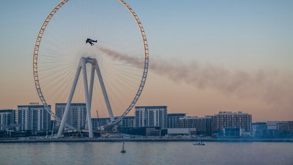 Vince Reffet a réalisé à Dubaï un décollage du sol avant de voler à 1.800 mètres d'altitude - Sputnik Afrique