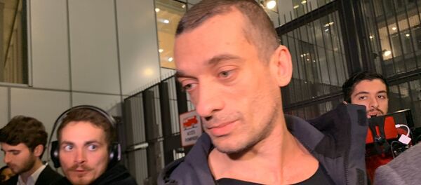 Piotr Pavlenski à Paris - Sputnik Afrique