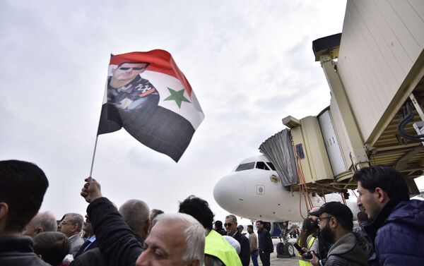 Le premier vol Damas-Alep atterrit après huit ans de pause - Sputnik Afrique