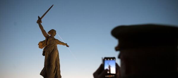 Le complexe commémoratif «Aux héros de la bataille de Stalingrad» sur Mamaev Kurgan - Sputnik Afrique