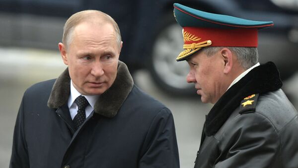 Le Président russe Vladimir Poutine et le ministre russe de la Défense Sergueï Shoïgou, le 23 février 2020 - Sputnik Afrique