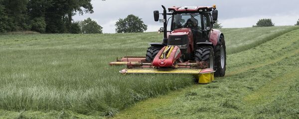 Un tracteur - Sputnik Afrique