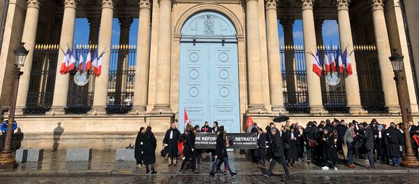 Action des avocats contre la réforme des retraites devant l’Assemblée nationale, 26 février 2020 - Sputnik Afrique