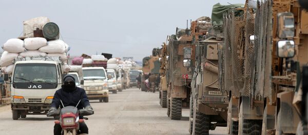 Véhicules militaires turcs près d'Idlib - Sputnik Afrique