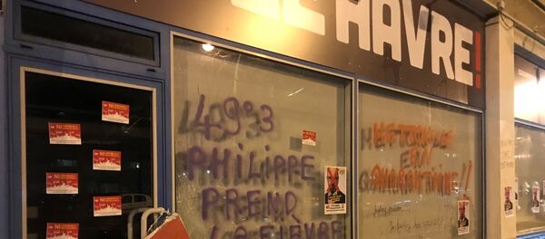 La permanence d’Édouard Philippe taguée et caillassée au Havre après le recours au 49.3 - Sputnik Afrique