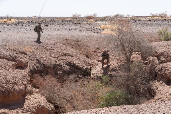 Opération Barkhane: la Légion étrangère ratisse le Liptako Gourma dans des «conditions sommaires» Opération Barkhane: la Légion étrangère ratisse le Liptako Gourma dans des «conditions sommaires» - Sputnik Afrique