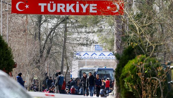 Des migrants à la frontière entre la Turquie et la Grèce (photo d'archives) - Sputnik Afrique